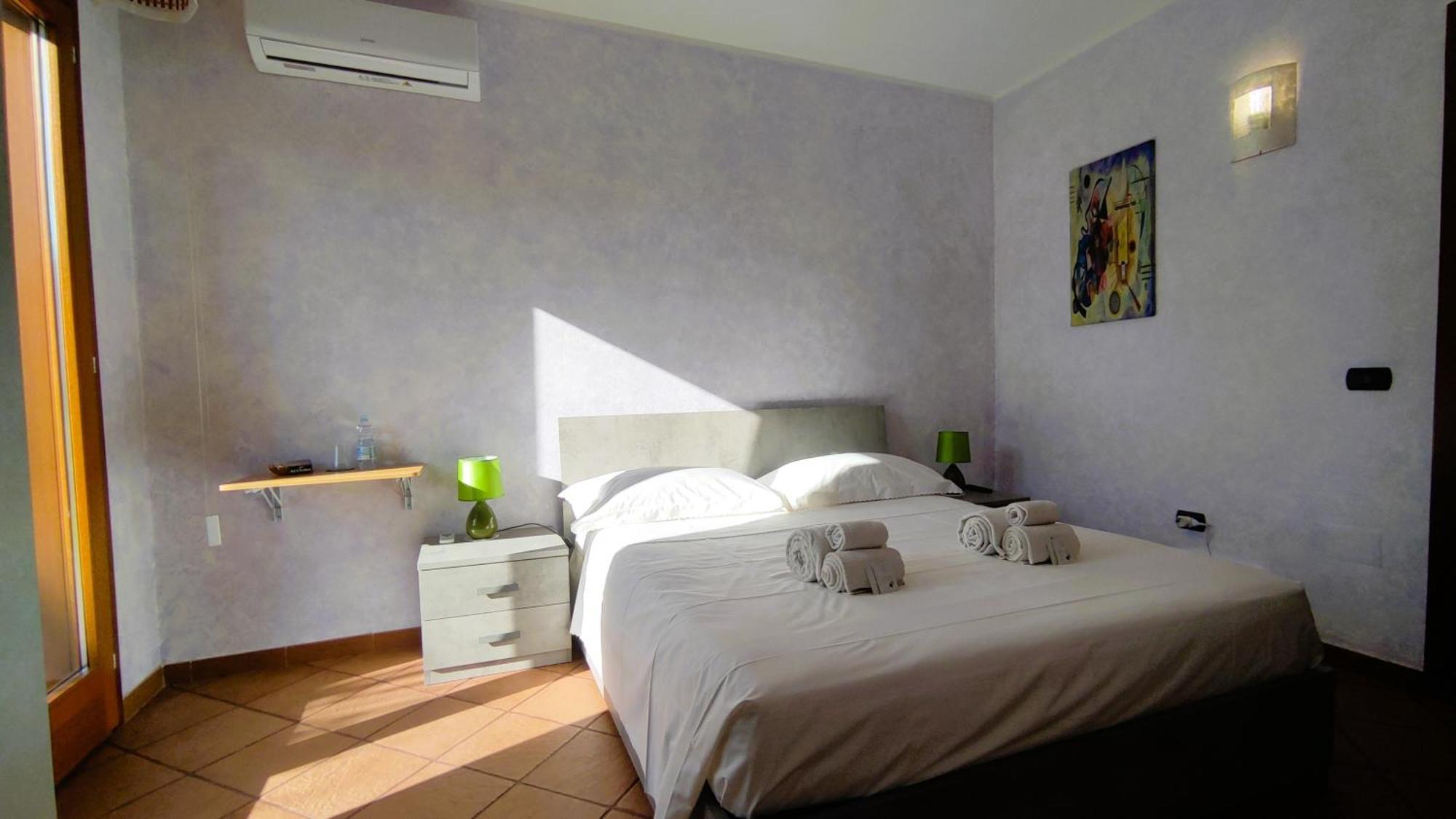 Grotta Delle Fate Bed & Breakfast Ossi